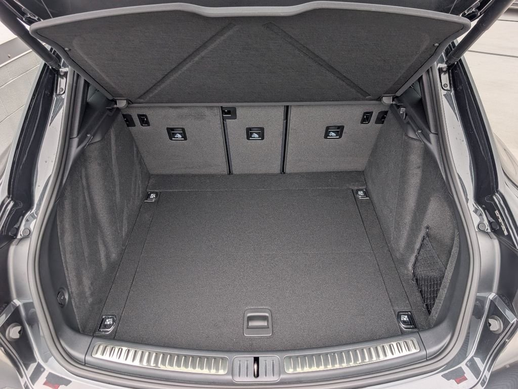 2026 Porsche Macan T - Photo 12
