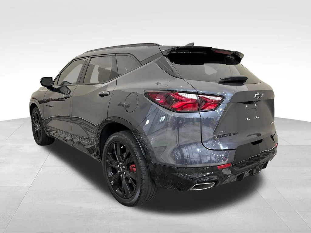 Used 2021 Gray Chevrolet RS image 3