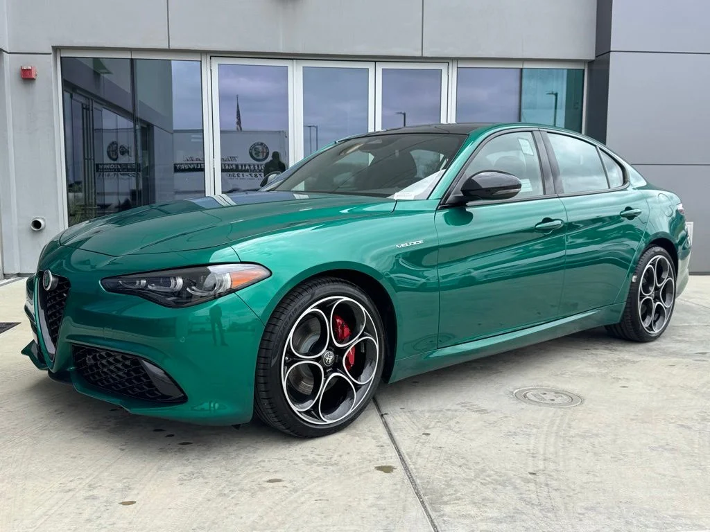 New 2026 Verde Fangio Metallic Alfa Romeo Base image 10
