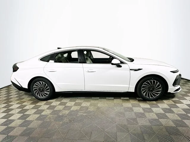 New 2026 White Hyundai SEL image 2