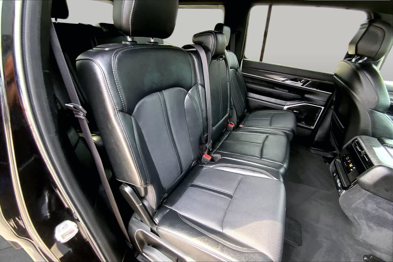 Used 2024 Diamond Black Crystal Pearlcoat Jeep Series II image 19