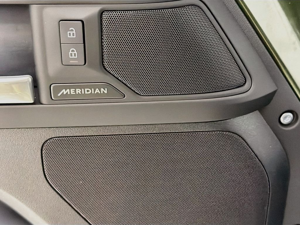 New 2026 Woolstone Green Land Rover S image 19