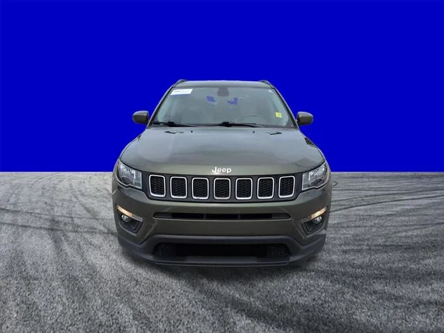 Certified Used 2020 Olive Green Pearlcoat Jeep Latitude image 9
