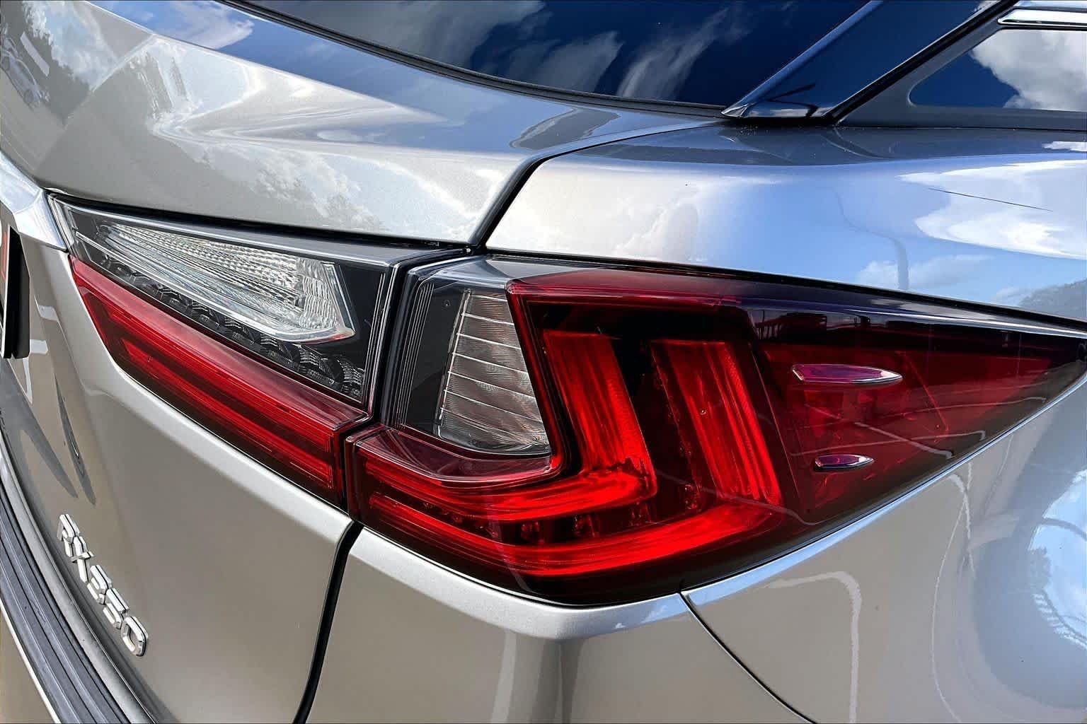 Used 2018 Atomic Silver Lexus  image 29