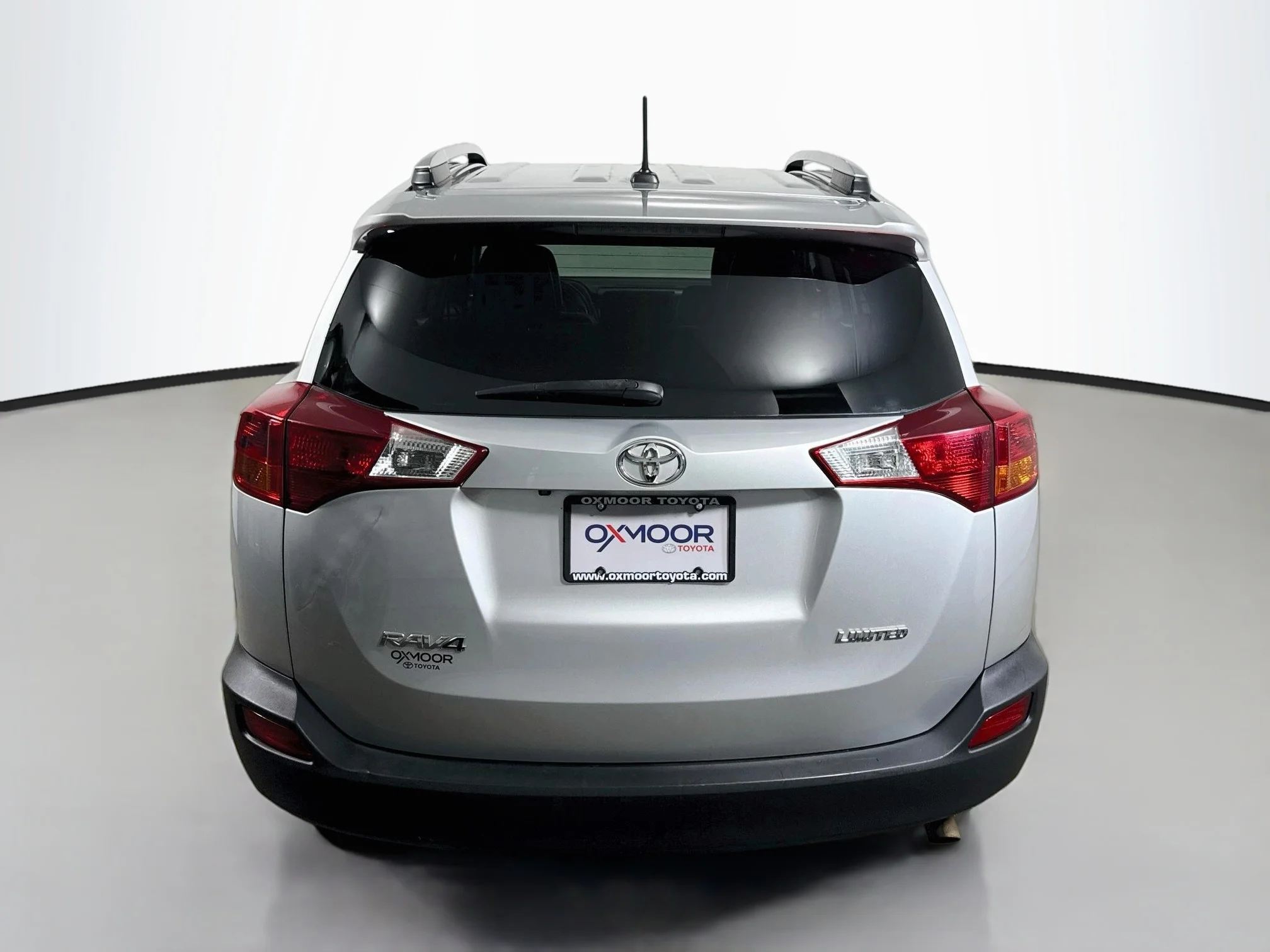 Used 2015 Classic Silver Metallic Toyota Limited image 6