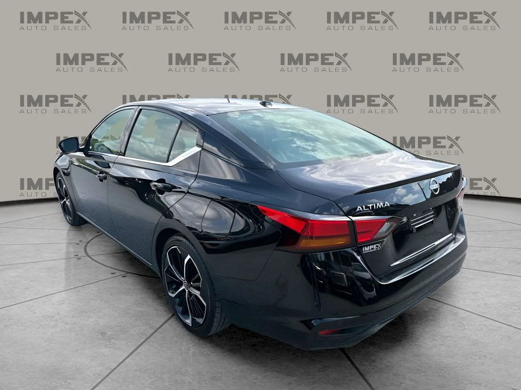 Used 2025 Black Nissan 2.5 SR image 3