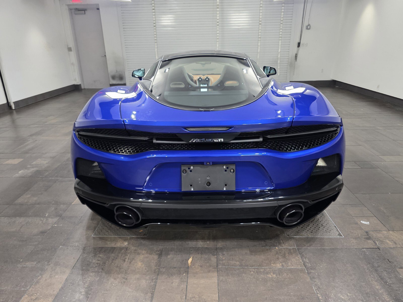 Used 2023 Aurora Blue McLaren  image 5
