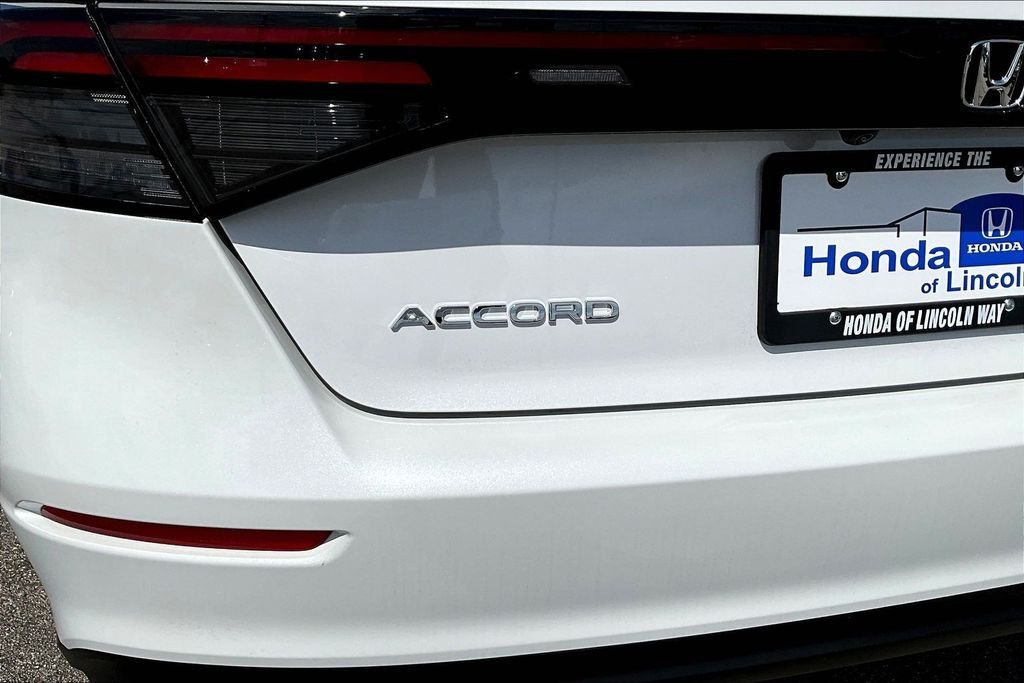 New 2026 Platinum White Pearl Honda SE image 8
