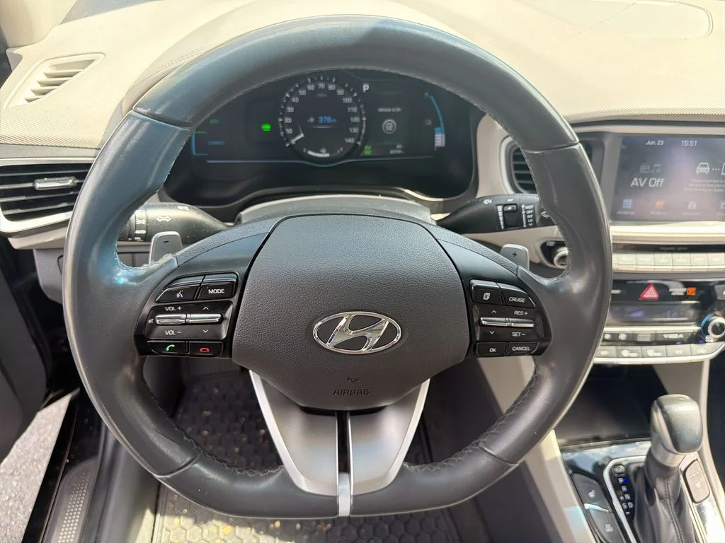 Used 2018 Black Hyundai Limited image 11