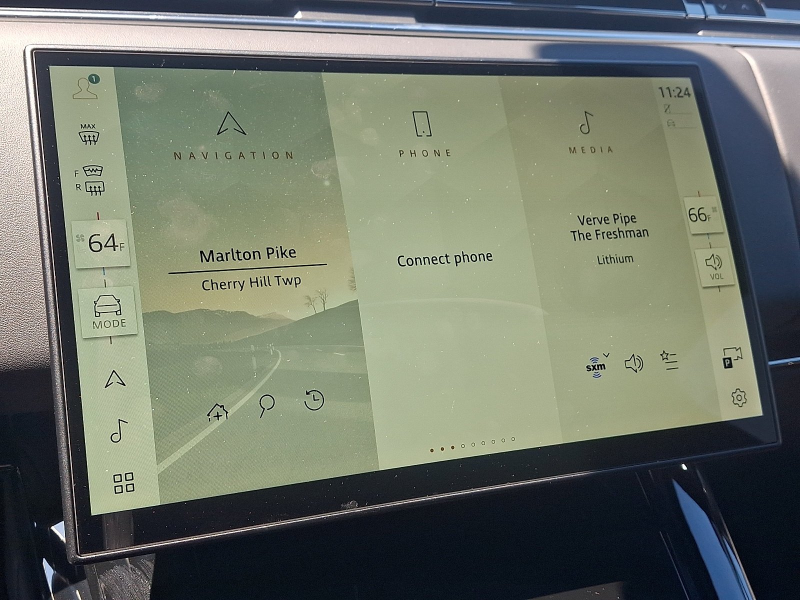 New 2026 Charente Grey Land Rover Dynamic SE image 10