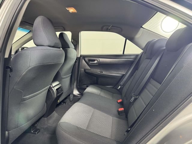 Used 2017  Toyota LE image 31