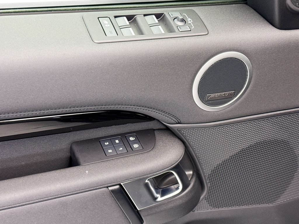 New 2026 Santorini Black Land Rover S image 24