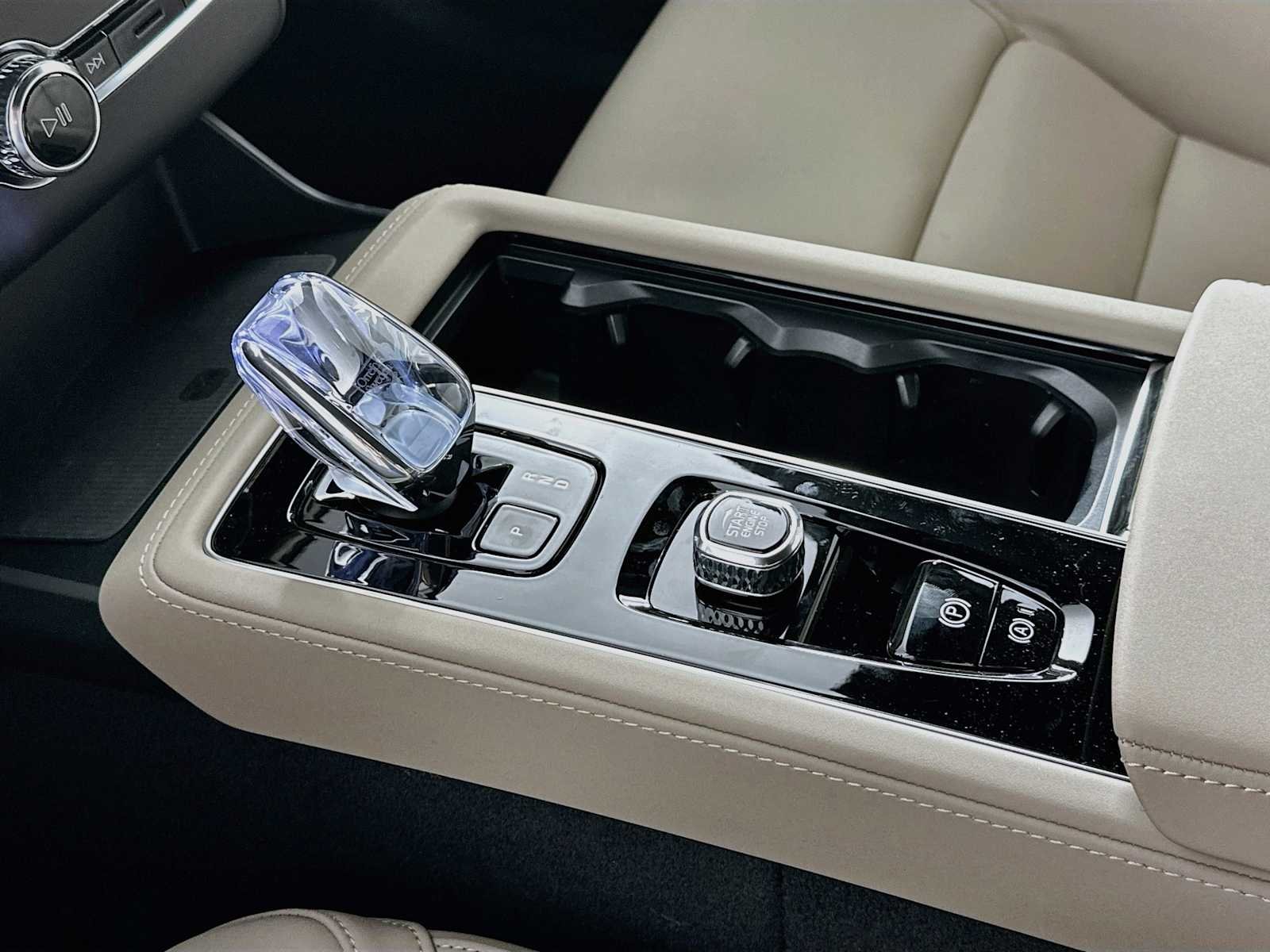 New 2026 Crystal White Volvo Plus image 15