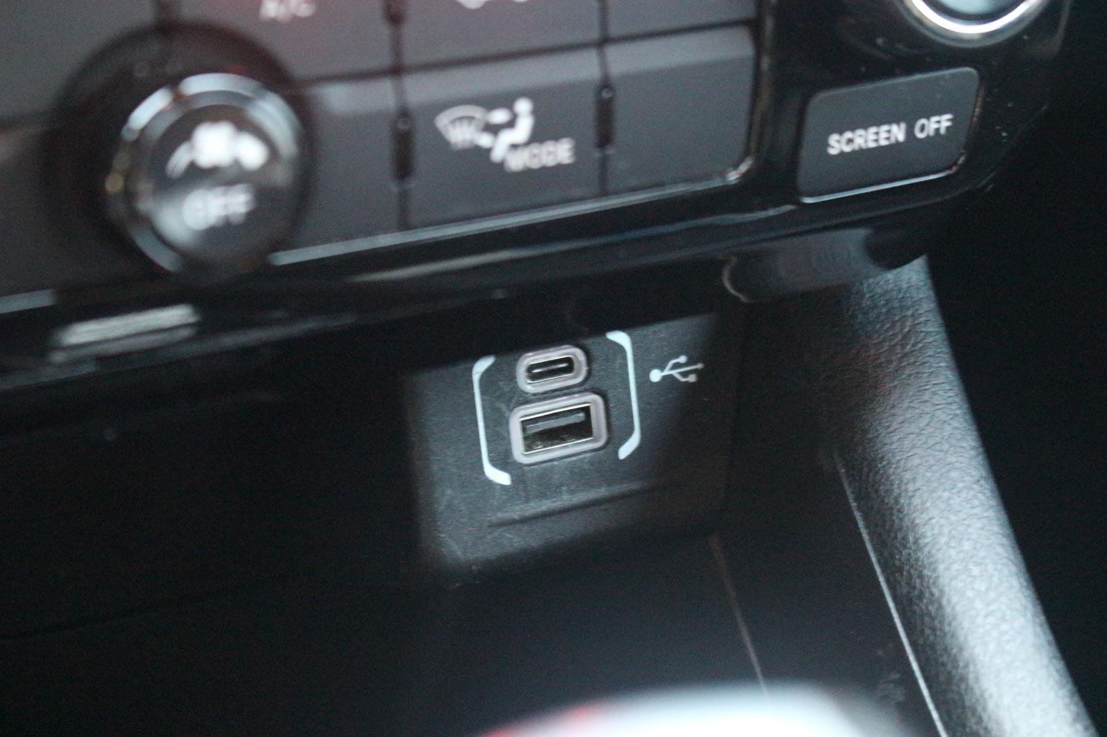 Used 2024 White Jeep Latitude image 25