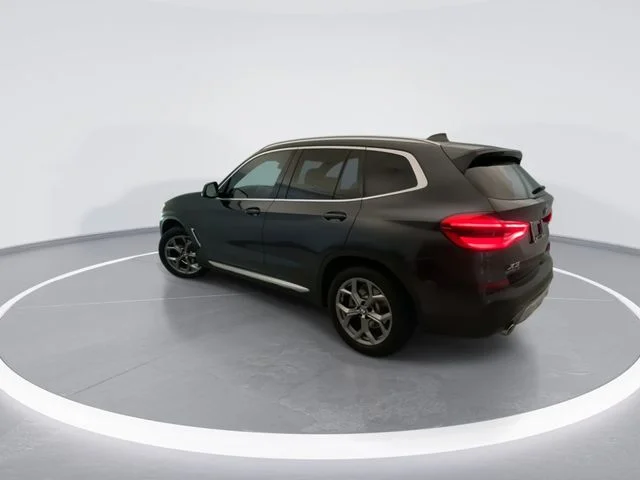Used 2021 Gray BMW sDrive30i image 4