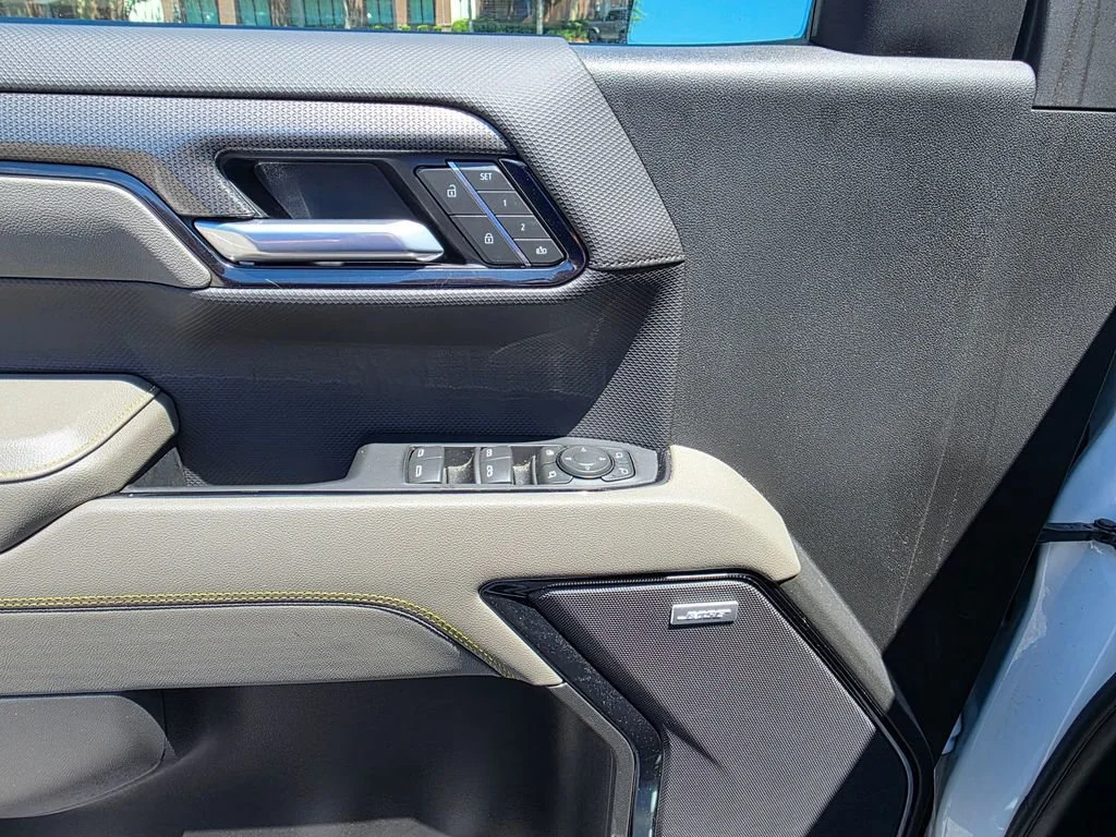 Used 2025 Summit White Chevrolet ZR2 image 15