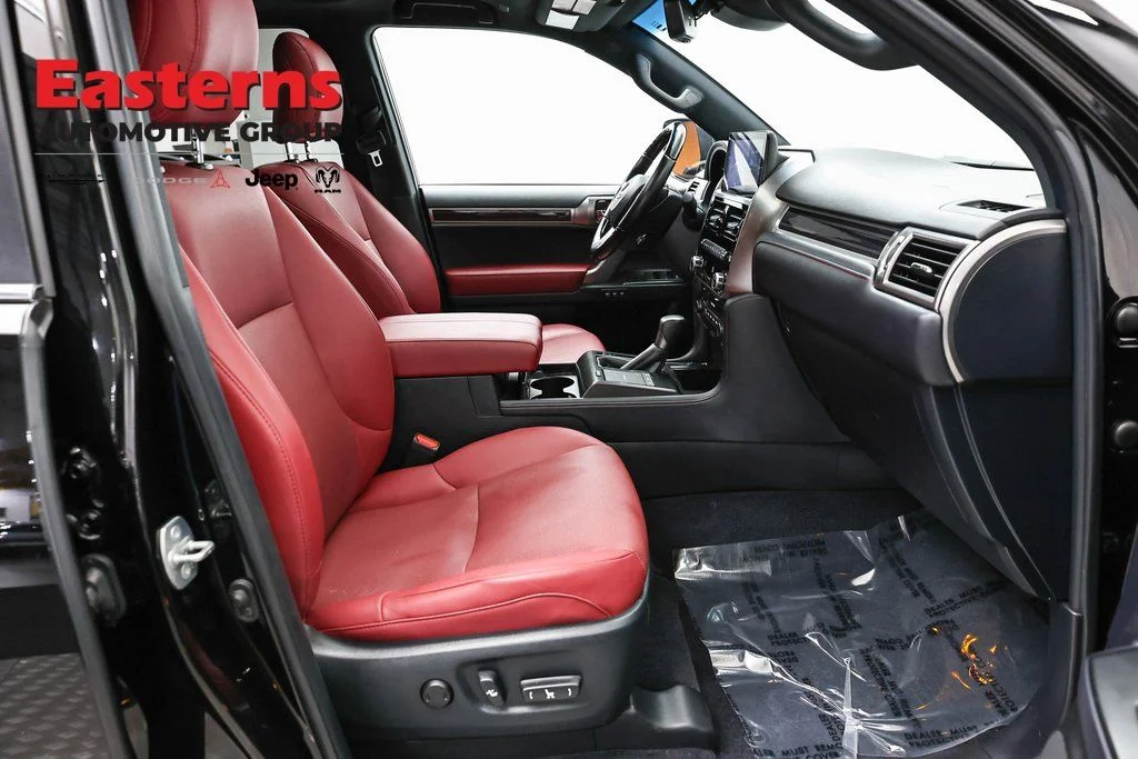 Used 2022 Black Lexus 460 image 31