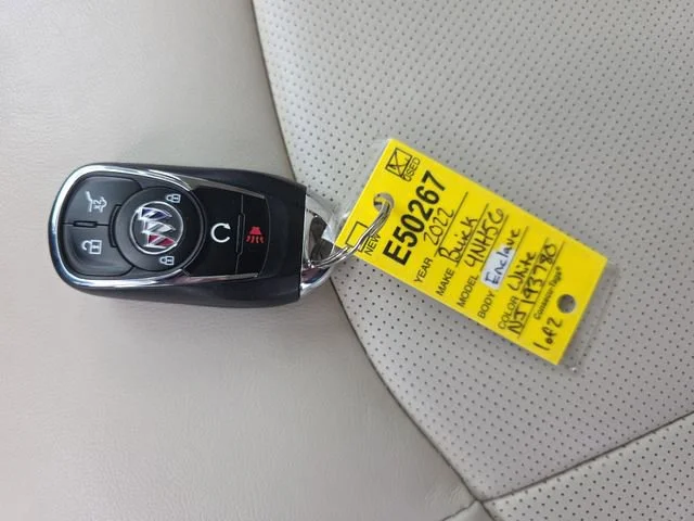Used 2022 Summit White Buick Essence image 28