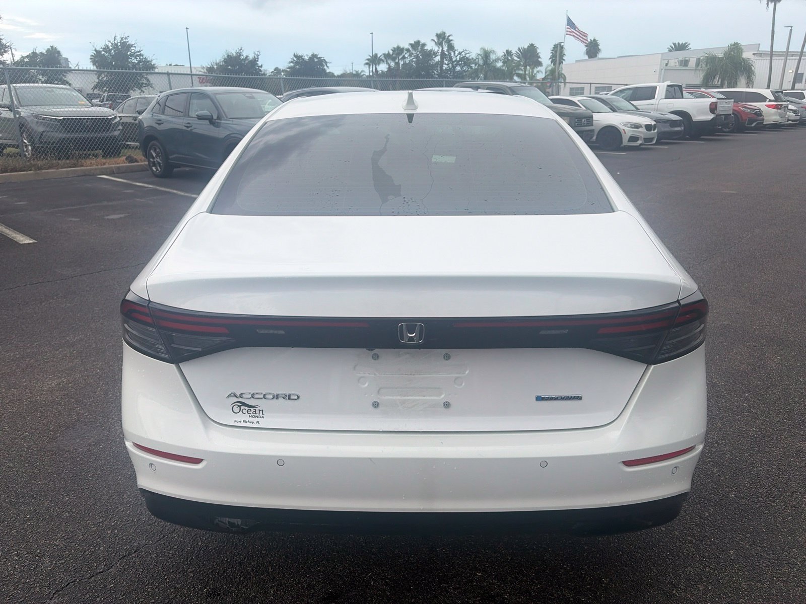 Used 2025 White Honda EX-L image 6