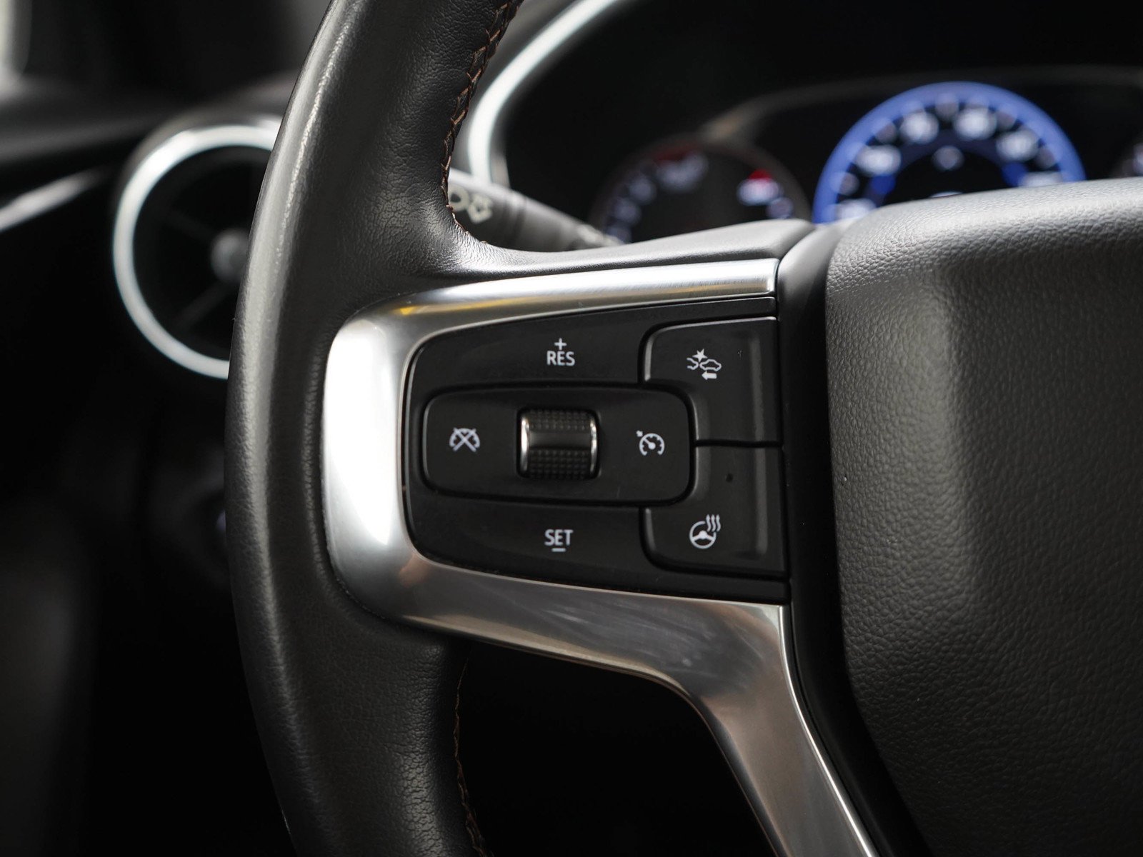 Used 2019 SUMMIT WHITE Chevrolet Premier image 25