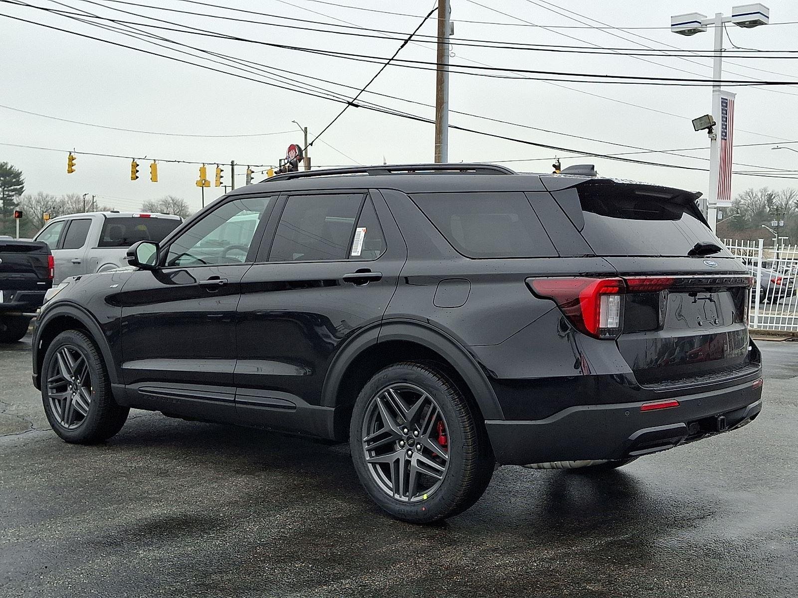 New 2026 Agate Black Metallic Ford ST-Line image 3