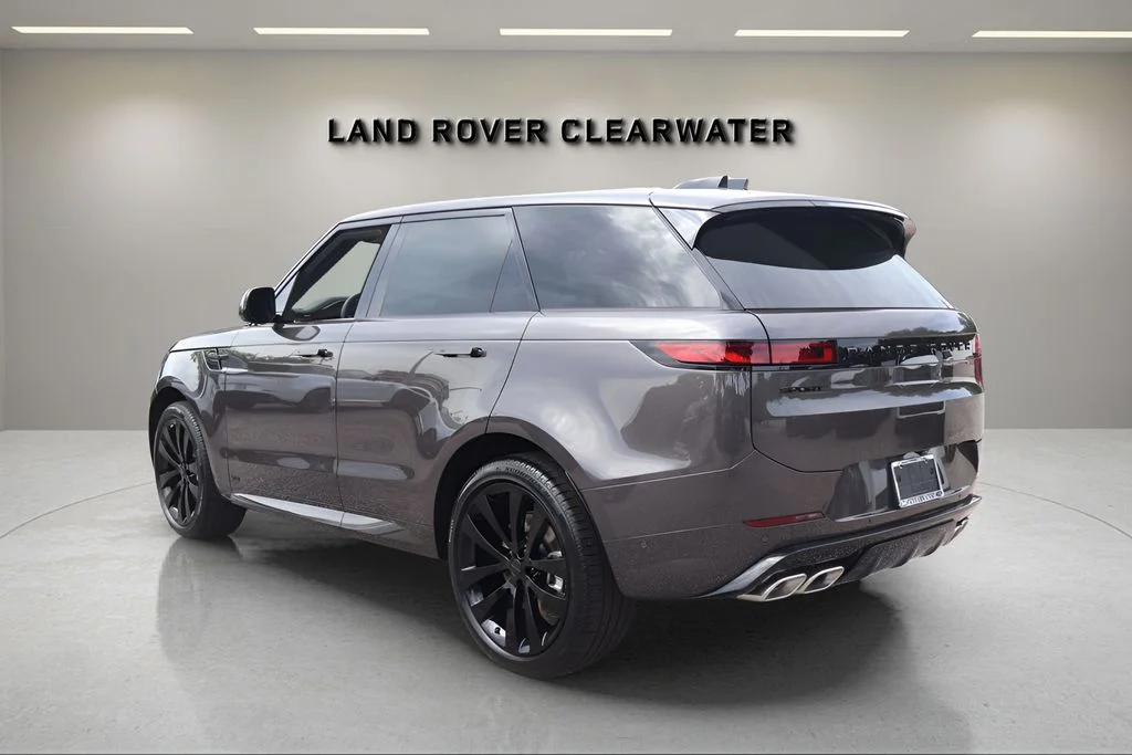 New 2026 Charente Grey Land Rover Dynamic SE image 3