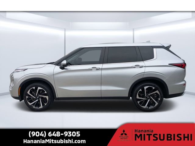 Used 2024 Silver Mitsubishi SE image 6
