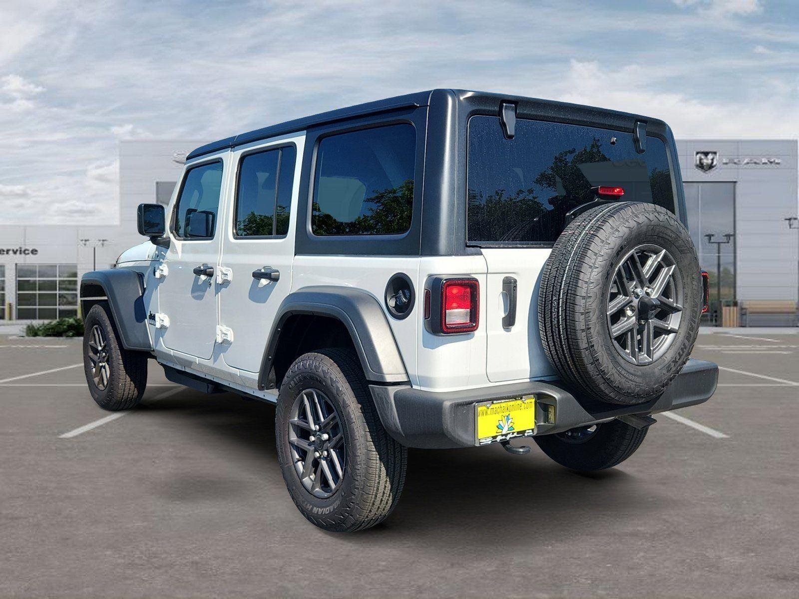 New 2026 Bright White Clear-Coat Exterior Paint Jeep Sport S image 3
