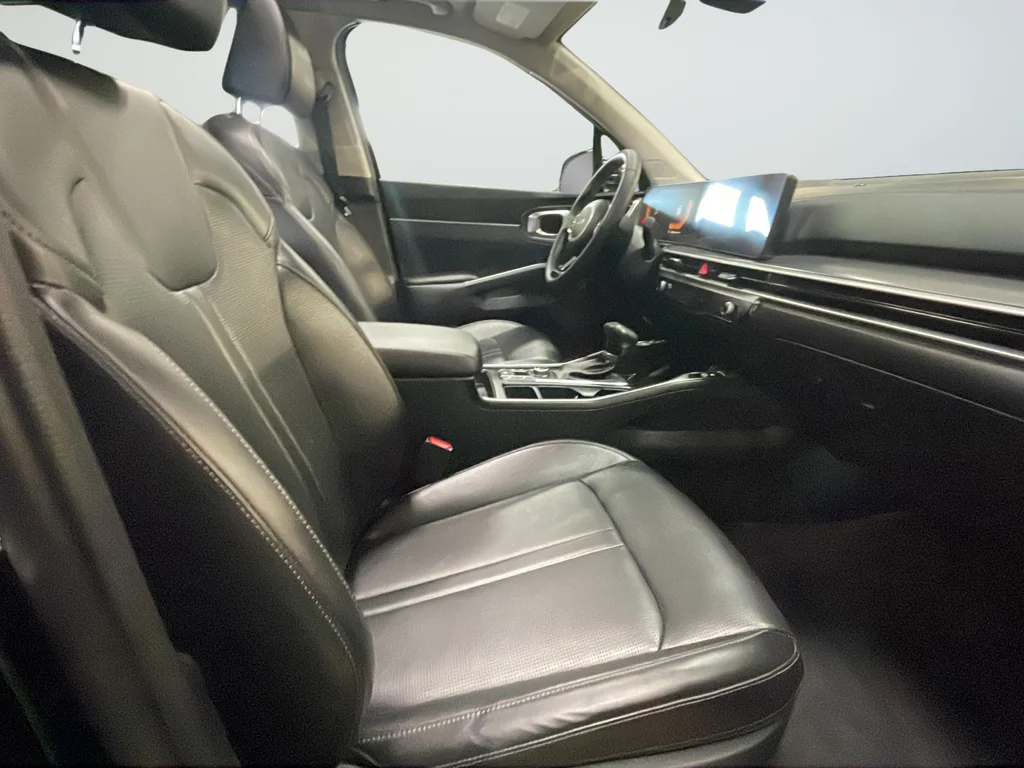 Used 2024 Black Kia S image 26