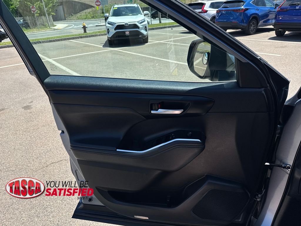 Used 2022 Gray Toyota XLE image 37