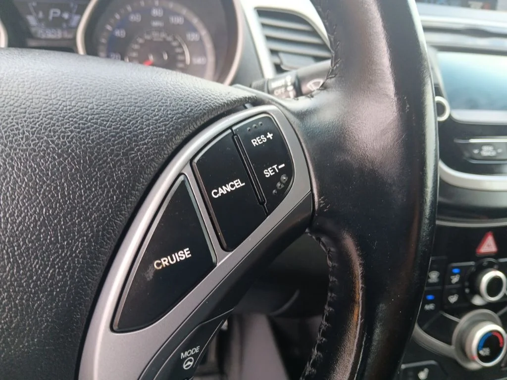 Used 2015 Titanium Gray Metallic Hyundai Limited image 18