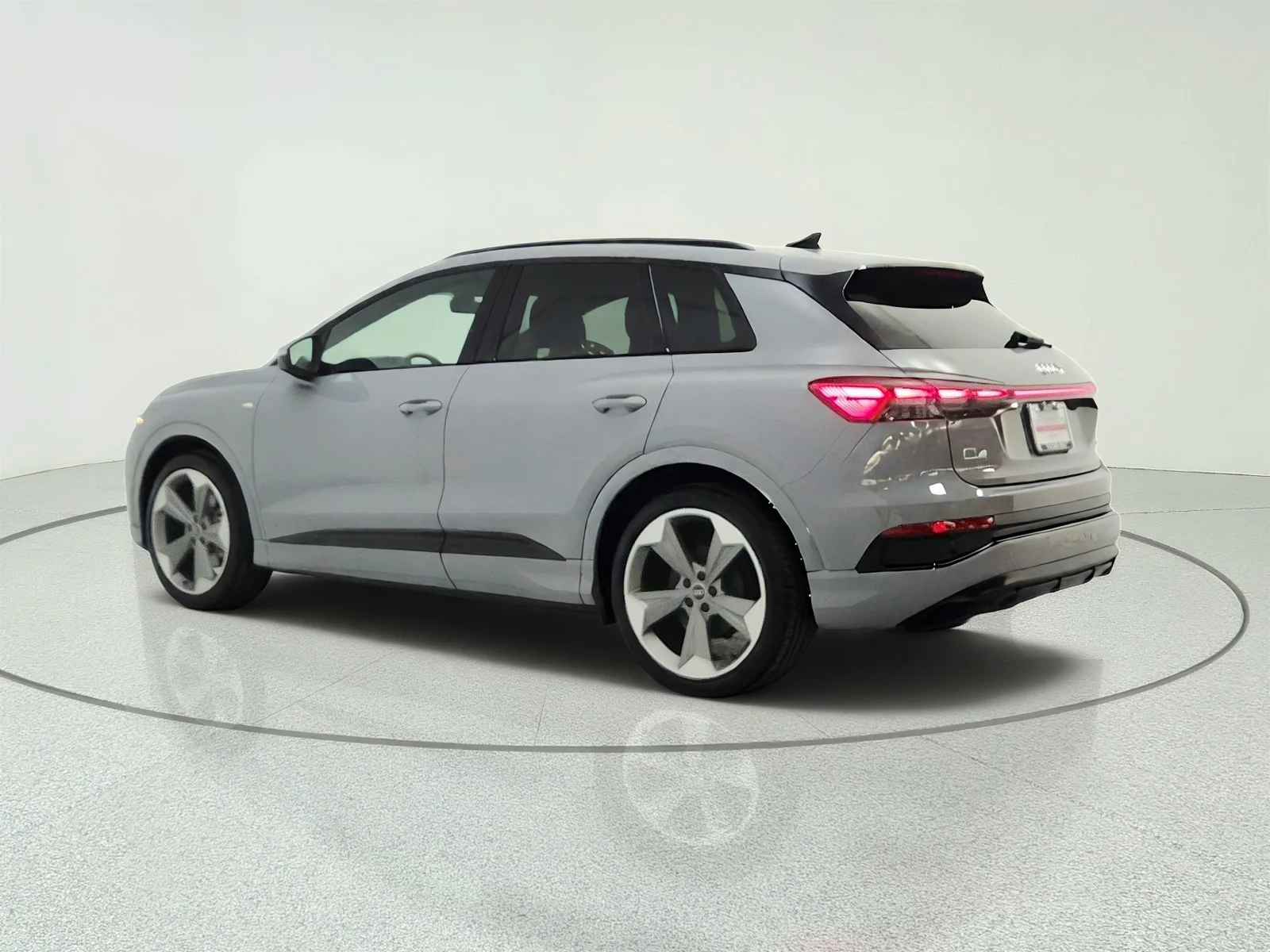 Used 2025 Pebble Gray Audi Premium Plus 55 quattro image 7