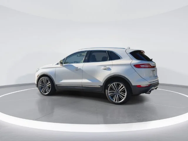 Used 2016 White Lincoln Reserve image 6