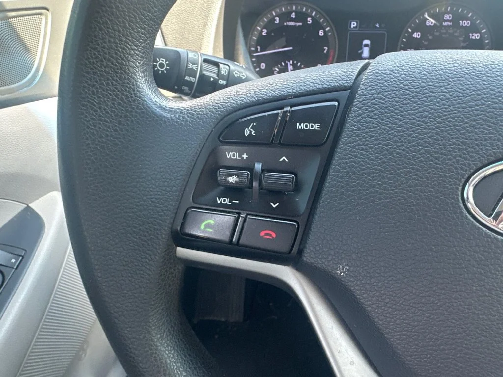 Used 2016 Gray Hyundai SE image 18