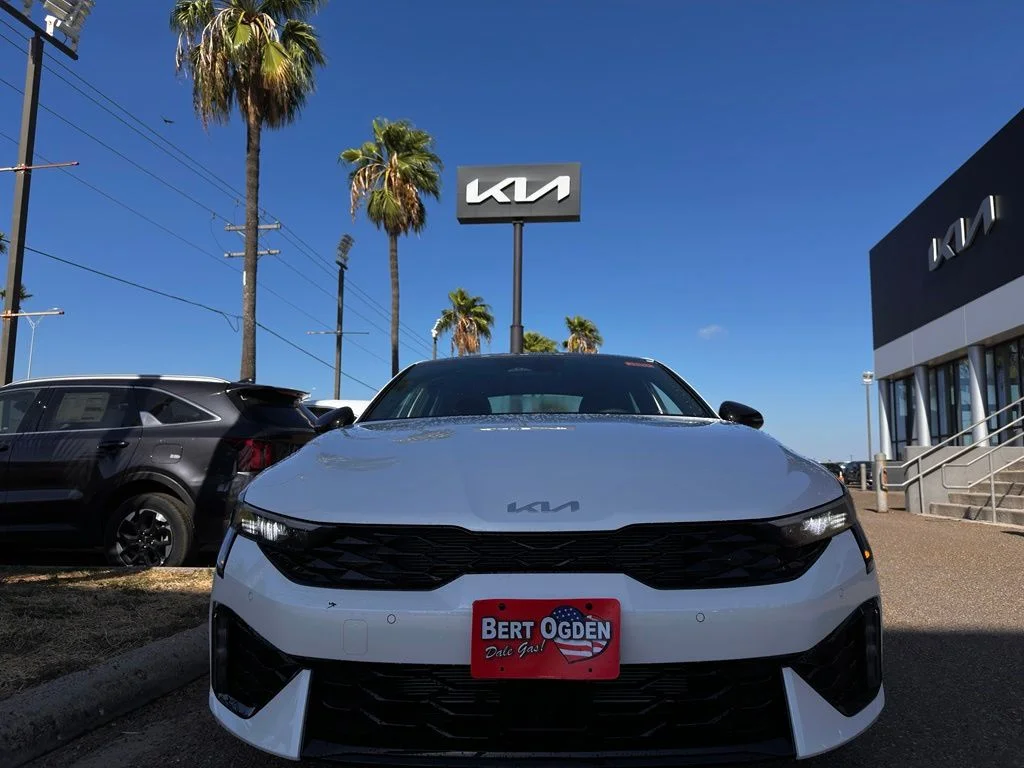 New 2026 White Kia GT-Line image 2