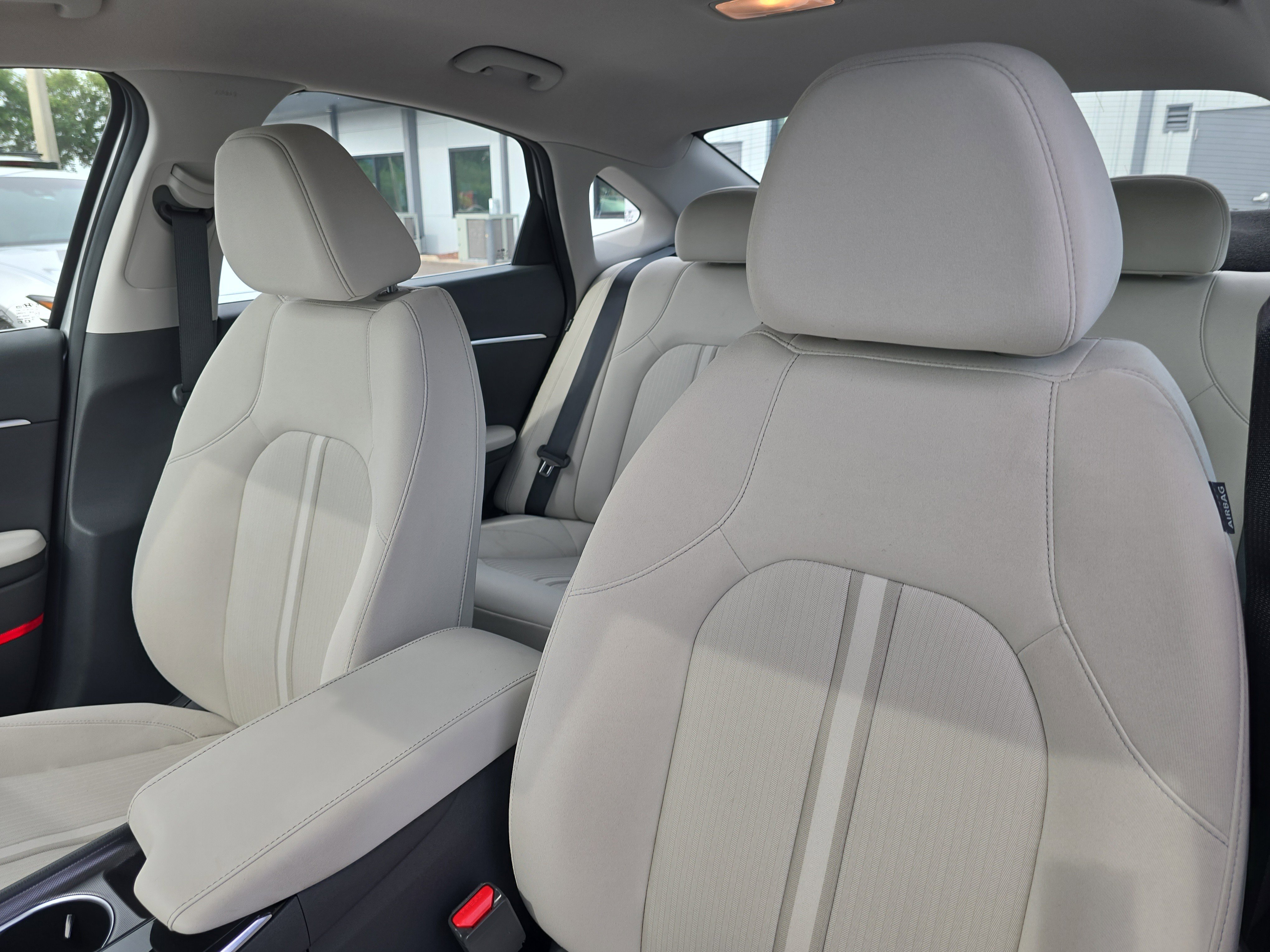 Used 2021 Shimmering Silver Pearl Hyundai SEL image 21