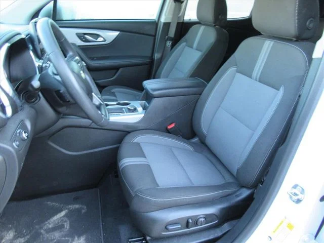 Used 2024 White Chevrolet LT image 17