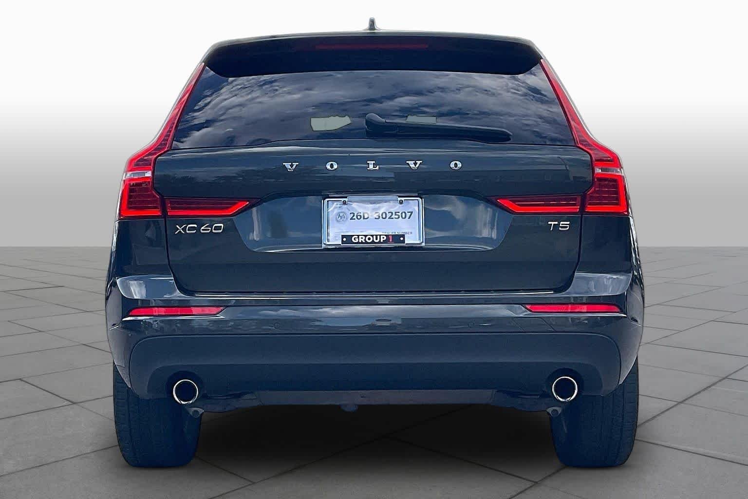 Used 2021  Volvo Momentum image 5