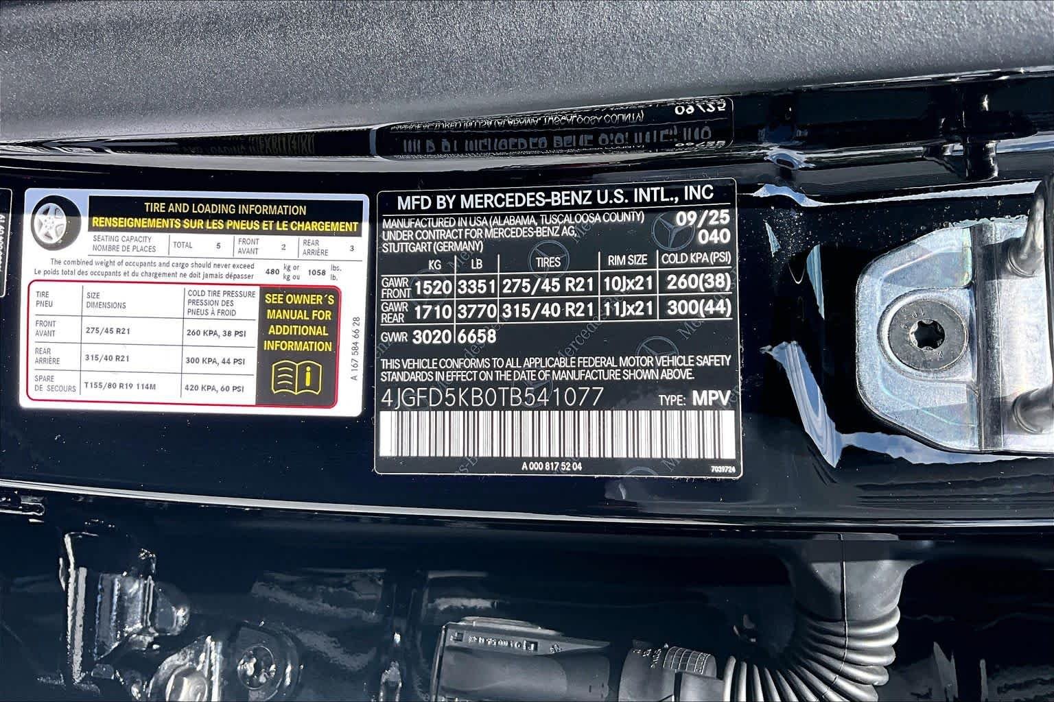 Certified Used 2026 Obsidian Black Metallic Mercedes-Benz GLE 450 image 32