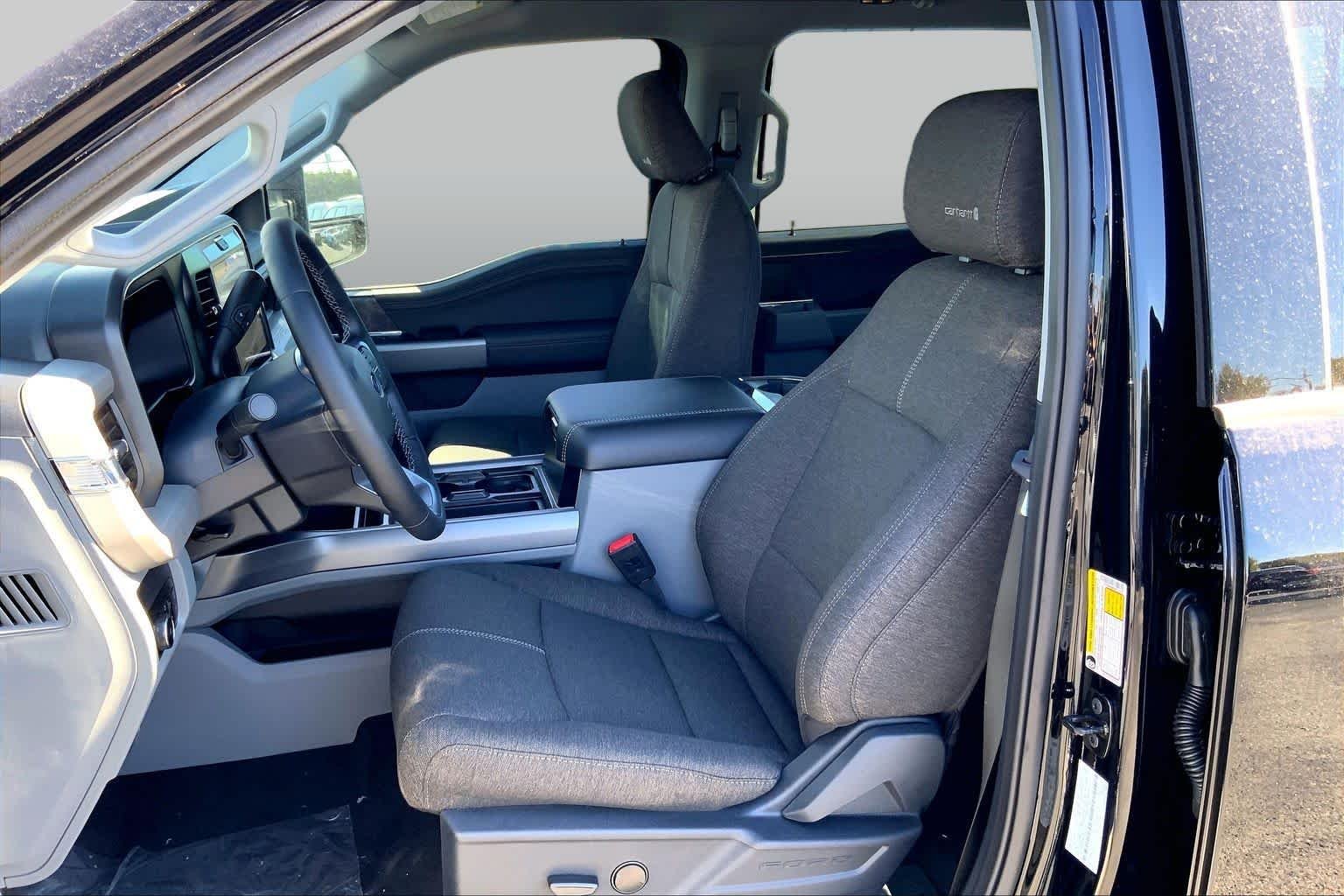 New 2027 Agate Black Metallic Ford F-350® XLT image 7