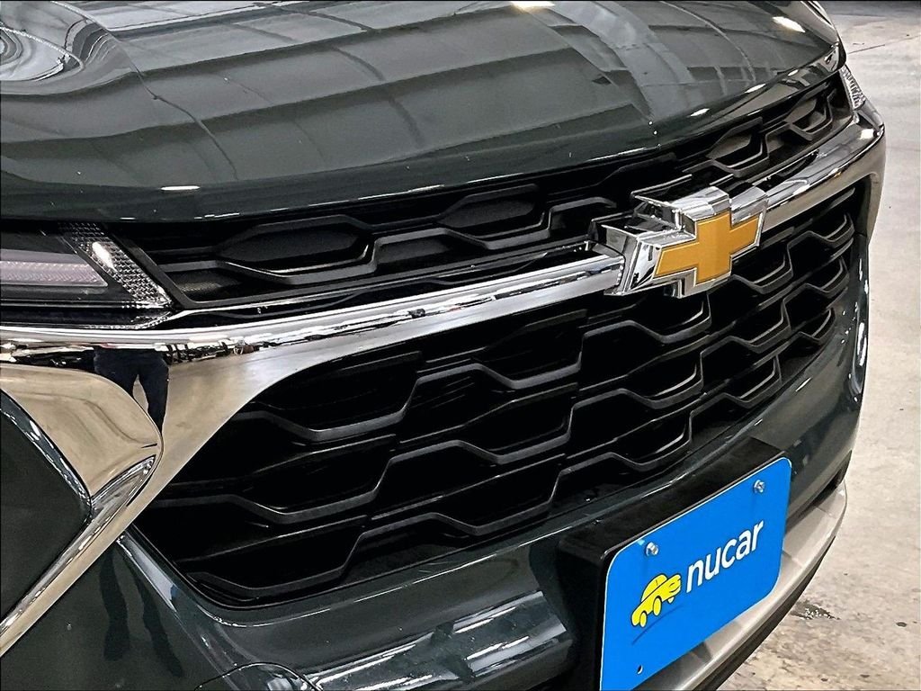 Used 2025 Gray Chevrolet LT image 33