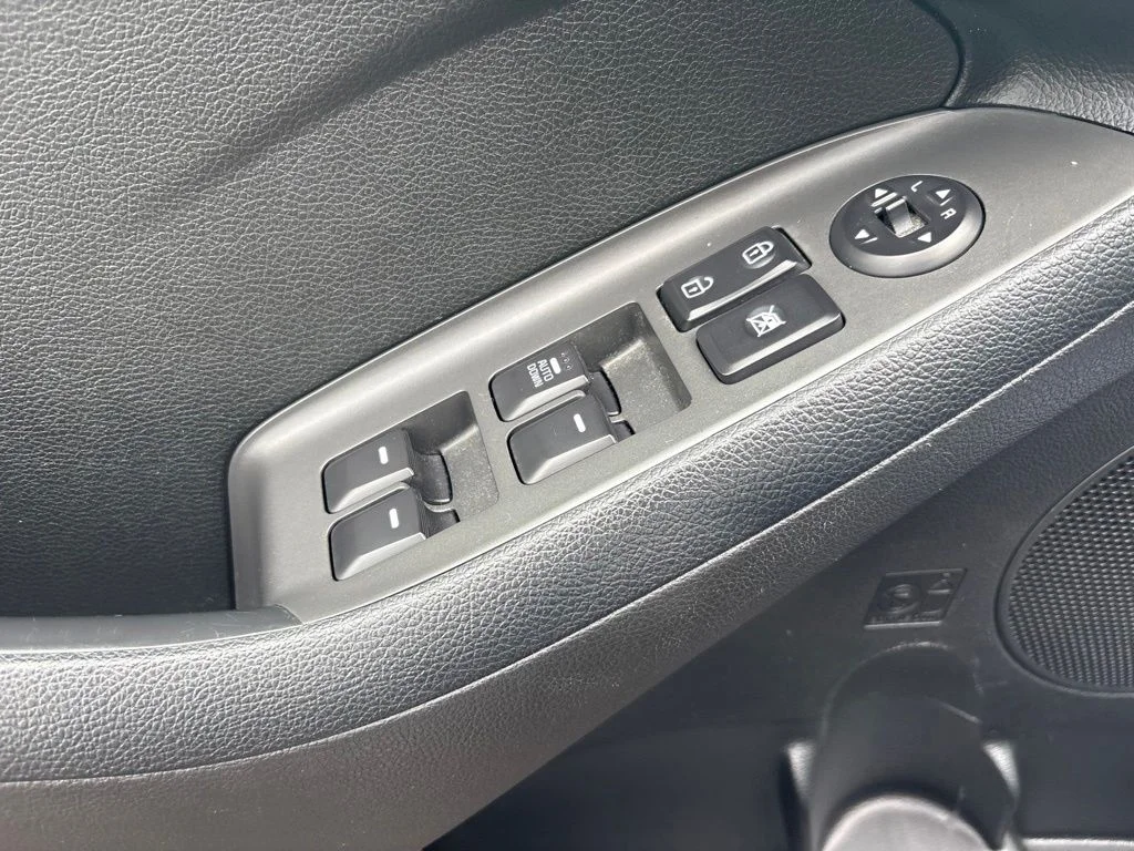 Used 2018 Red Kia LX image 11