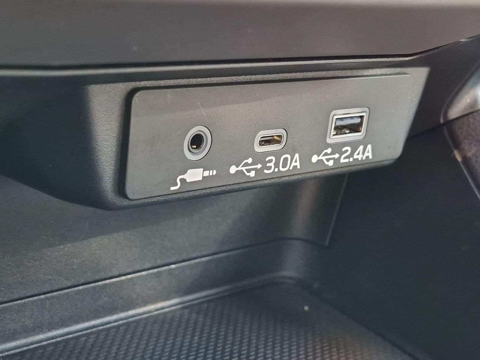 Used 2025 Ice Silver Metallic Subaru Premium image 22