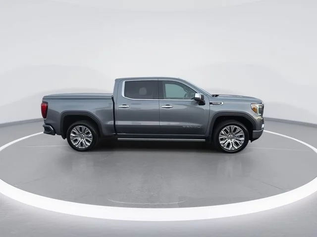 Used 2021 Gray GMC Denali image 9