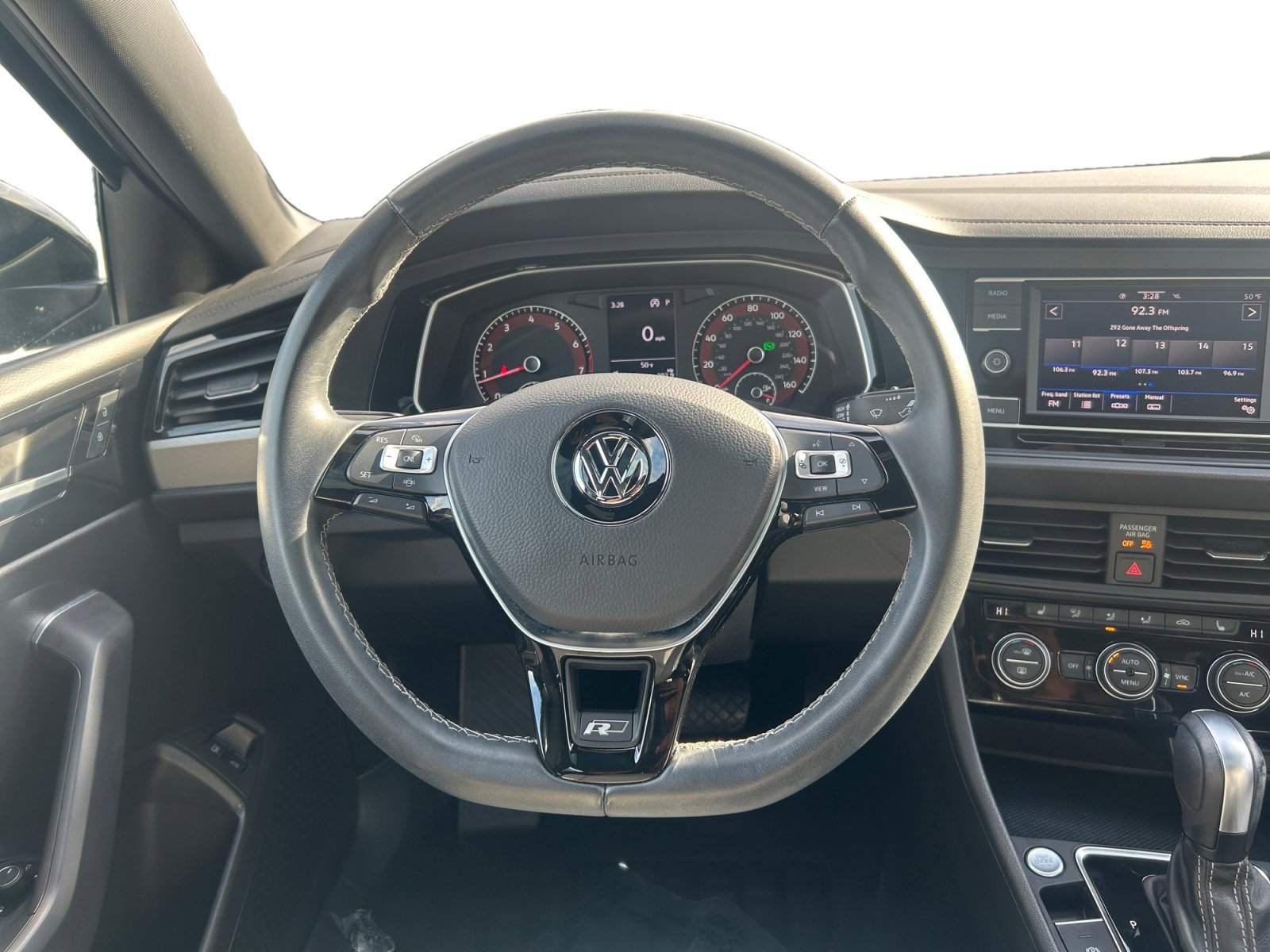 2021 Volkswagen Jetta R-Line photo 2