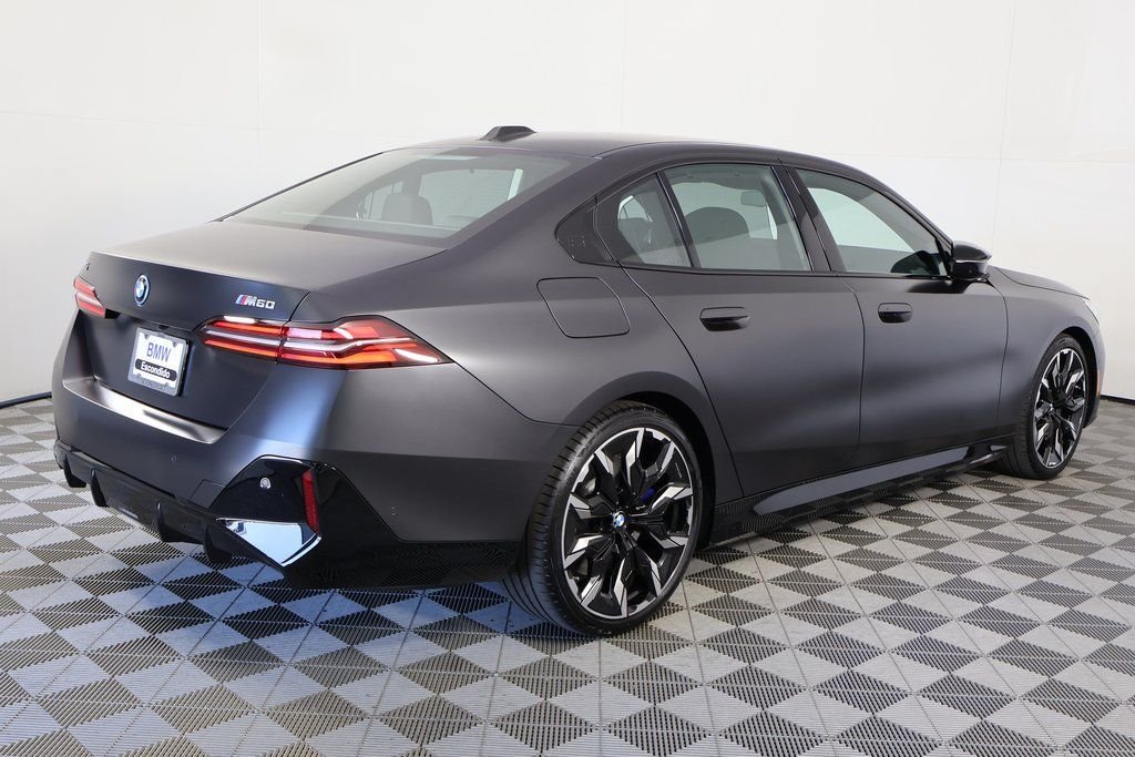 2025 BMW i5 M60 - Photo 4