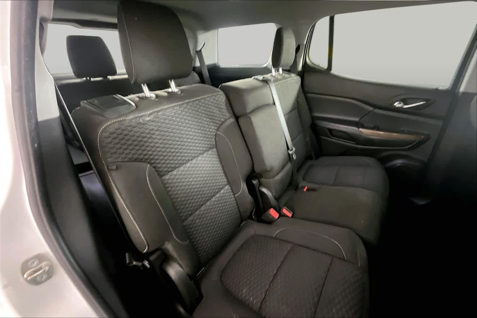 Used 2019 Summit White GMC SLE image 20