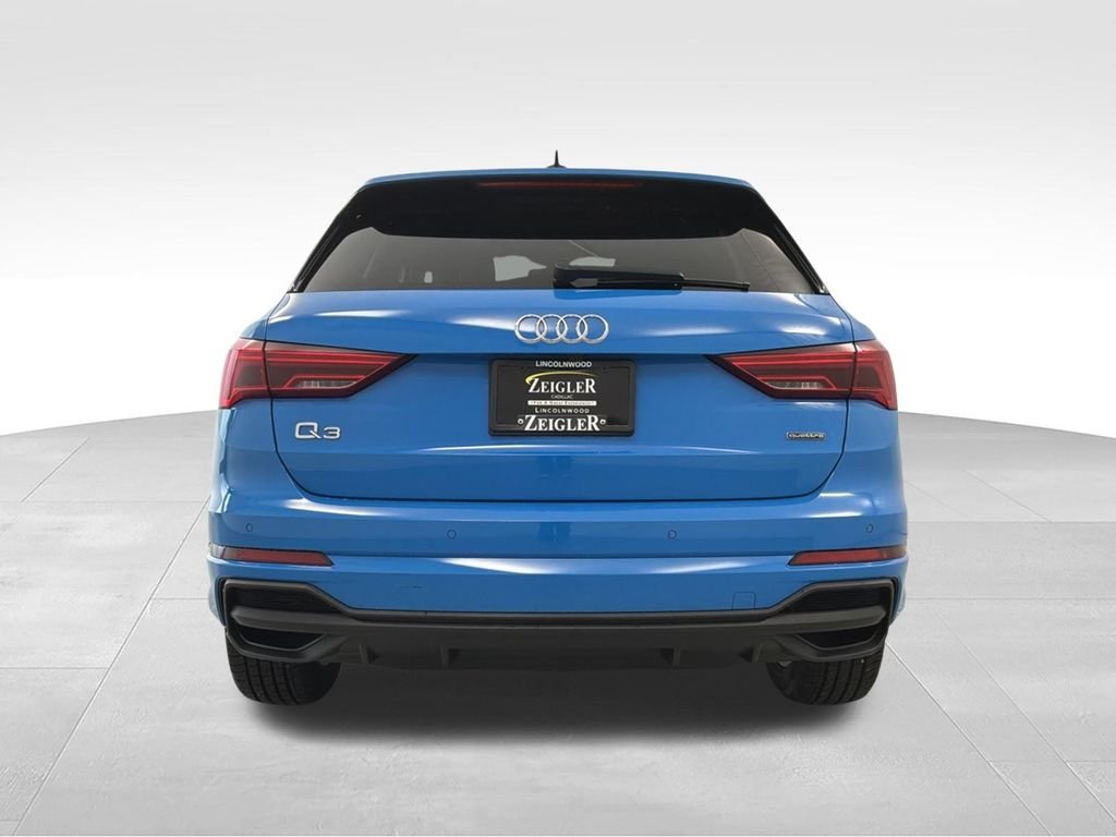 Used 2023  Audi Premium image 9