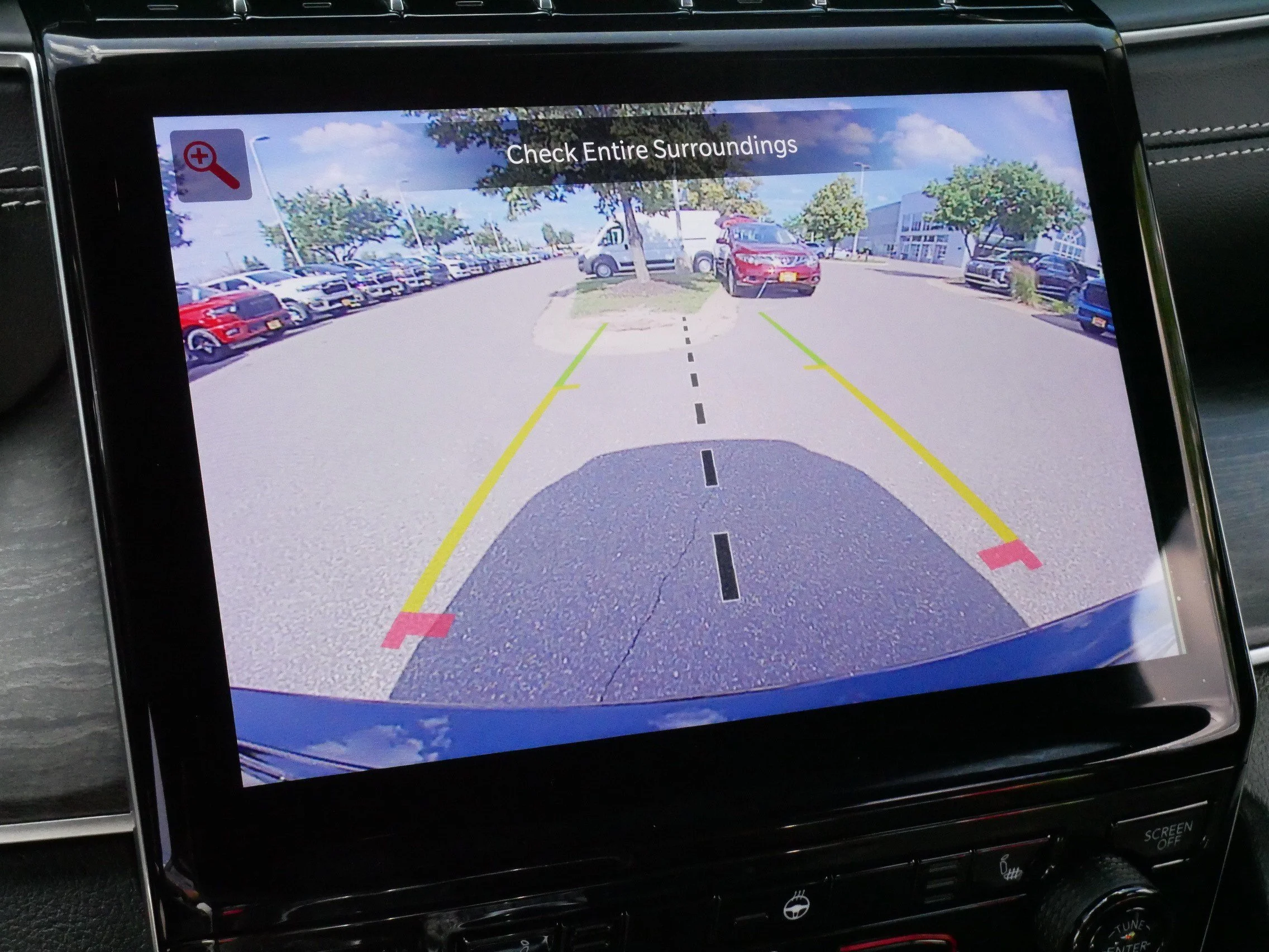 Used 2025 Diamond Black Crystal Pearlcoat Jeep Limited image 30