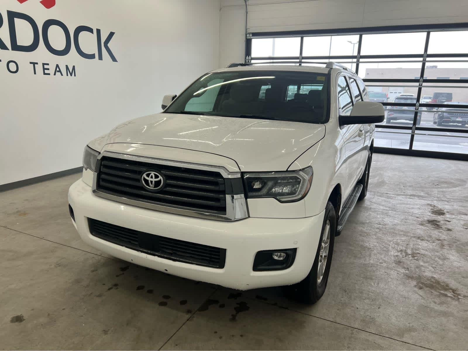 Used 2018 Super White Toyota SR5 image 6